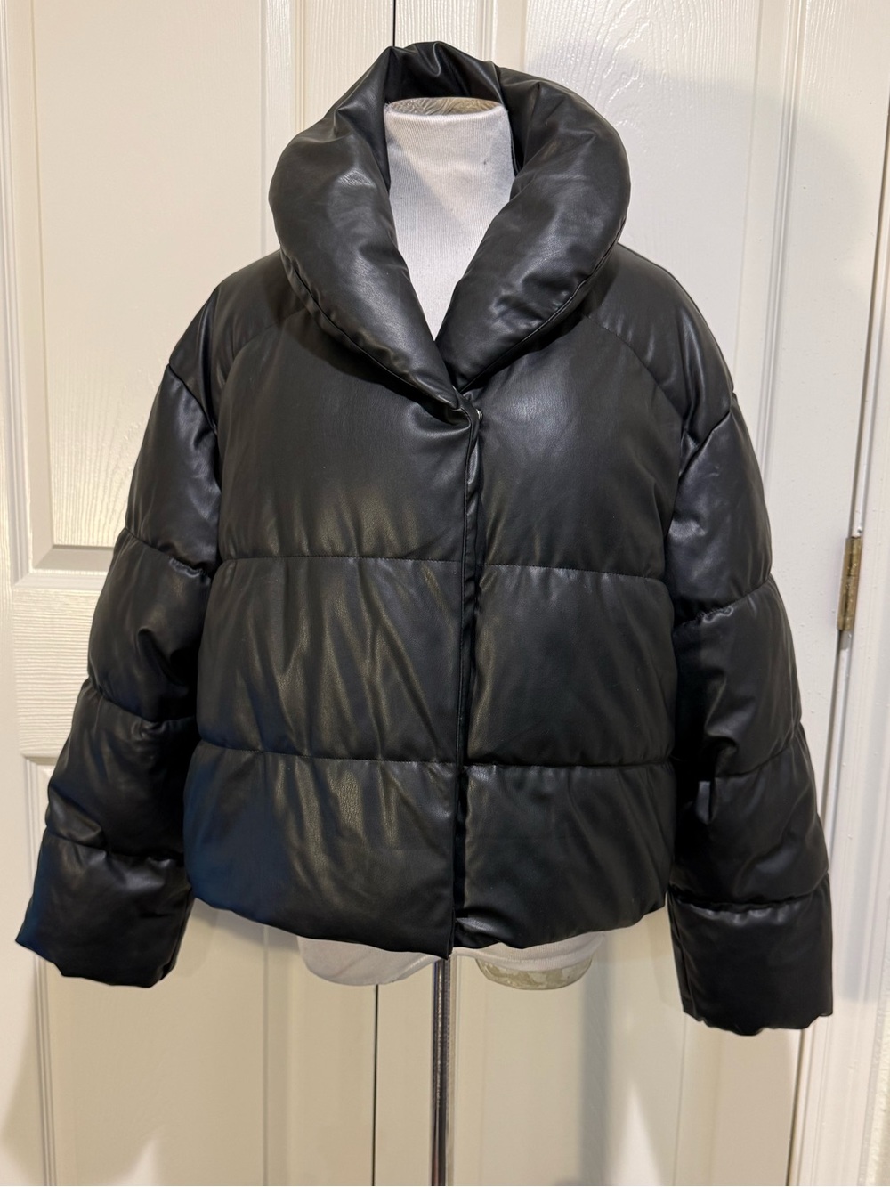 ZARA Faux Leather Faux-Leather Puffer Jacket Black Oversized Collared Medium M